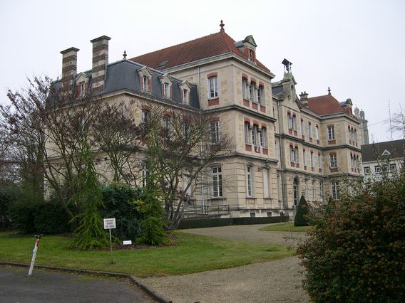  Centre municipal d'Action Sociale (place de La Tour)
